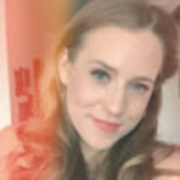 Meet your Posher, Laura - Picture 1 of 1